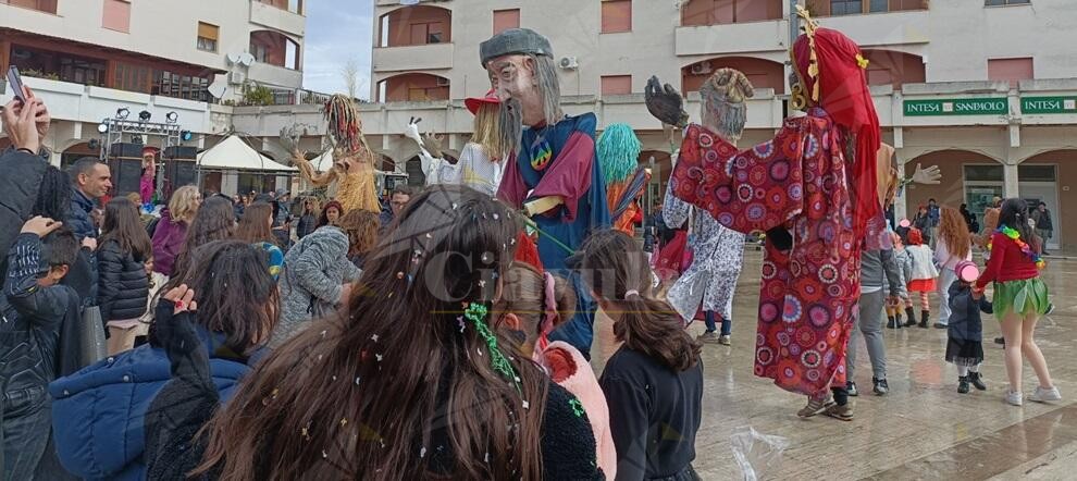 Il maltempo non ferma il Carnevale a Caulonia marina – Fotogallery