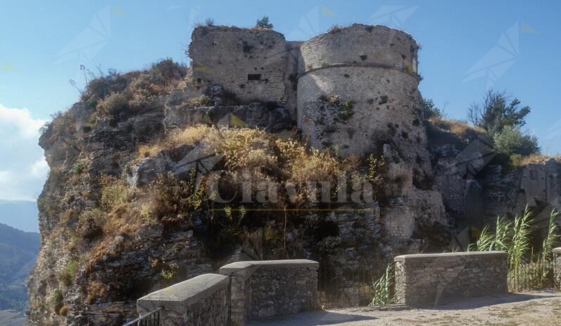 Alla scoperta della Fortezza di Gerace con l’associazione escursionistica “Gente in Aspromonte”