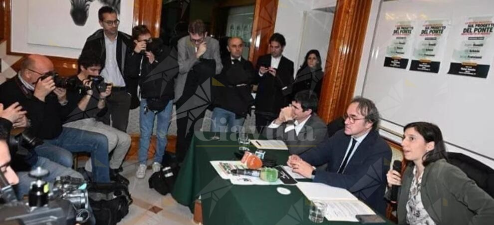 Il PD non vuole il Ponte di Salvini e la Schlein deposita un esposto in Procura