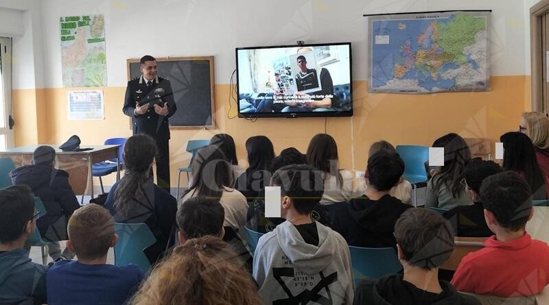 Bullismo, droga e alcol: I carabinieri incontrano gli alunni dell’istituto comprensivo “Bova Marina-Condofuri”