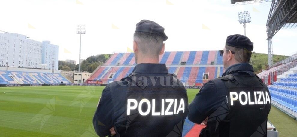 Disordini durante la partita di calcio Crotone – Messina, emessi 14 Daspo