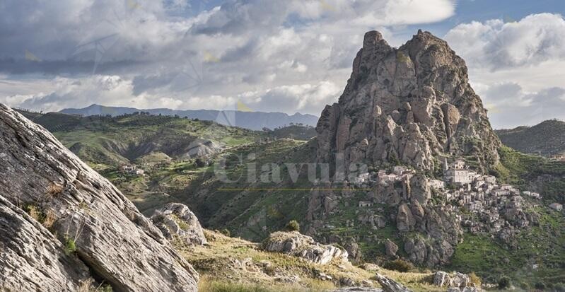 L’associazione “Gente in Aspromonte” organizza un’escursione alla Fortezza di Pentedattilo