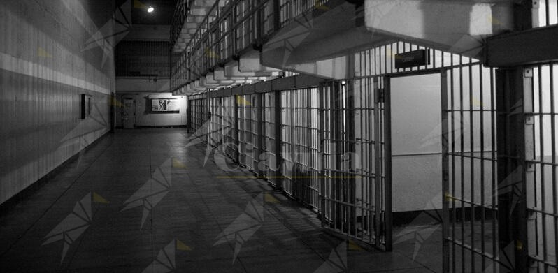 Detenuto nel carcere di Catanzaro incendia materasso e aggredisce un agente, 4 persone in ospedale