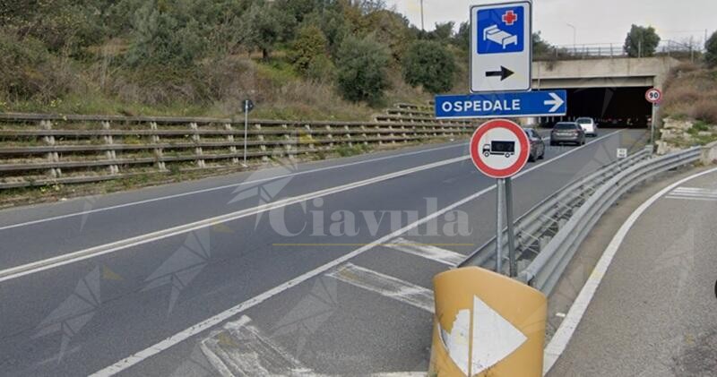 Tragico incidente sulla SS106, ciclista viene travolto e ucciso da un’auto a Soverato