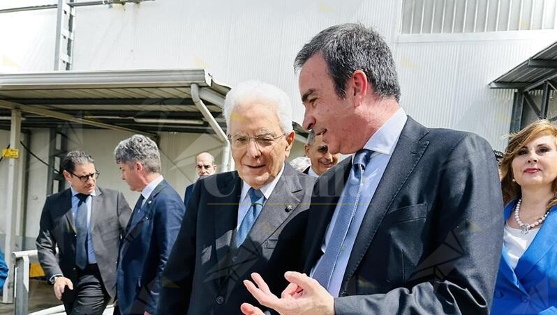 Il presidente della Repubblica Mattarella è in Calabria. Visiterà due aziende del distretto agroindustriale