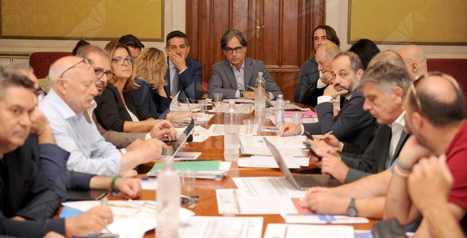 Concluso a Reggio il focus su lavori pubblici e infrastrutture. Falcomatà: “Serve un’accelerazione” Concluso a Reggio il focus su lavori pubblici e infrastrutture. Falcomatà: “Serve un’accelerazione”