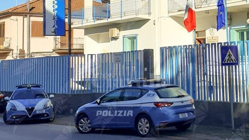 Minacce e botte alla moglie in presenza dei figli minori. Arrestato un uomo a Taurianova