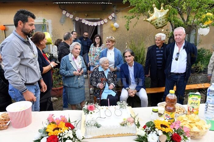I 100 anni di Michela Furfari diventano festa per tutto il borgo di Ortì