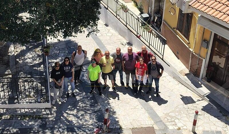 Vandalizzata la Galleria del Mare di Roccella Jonica: la comunità reagisce con il volontariato