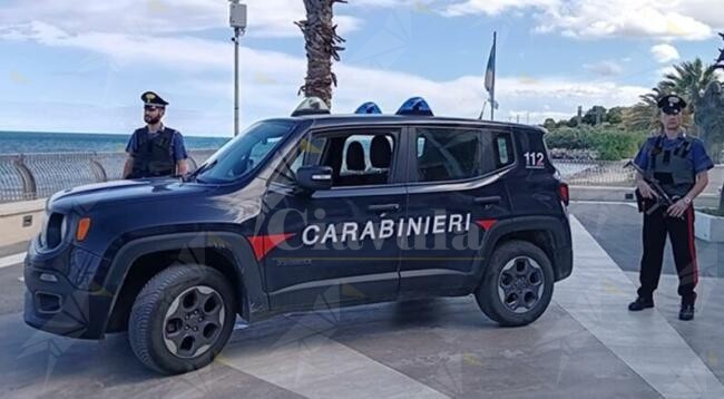 Finisce ai domiciliari per violenza privata, stalking e revenge porn ...