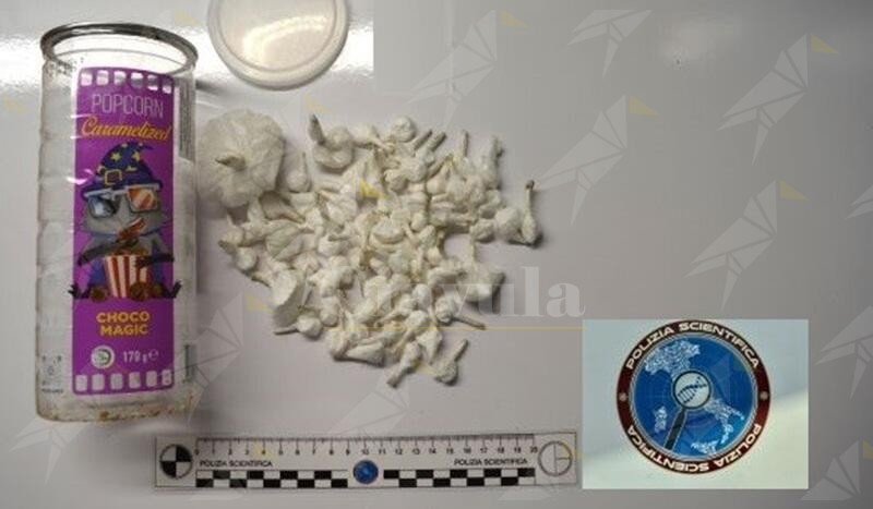 Sorpresi con 97g di cocaina, arrestata una coppia a Catanzaro