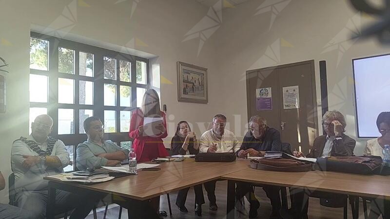 Consiglio Comunale di Caulonia, Antonella Caraffa : “Non mi riconosco in chi predica partecipazione e pratica esclusione” – Video