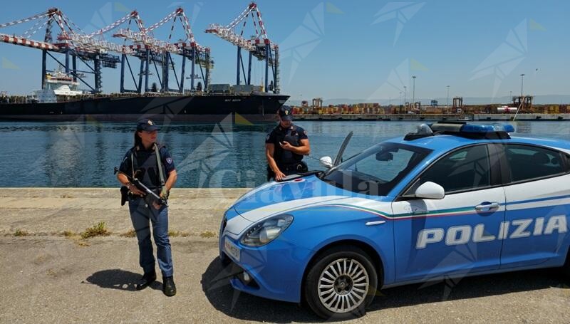 Sequestrati 3 kg di droga al porto di Gioia Tauro
