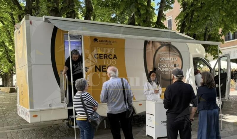 Prevenzione e sensibilizzazione contro il melanoma, successo per la tappa del tour in Calabria