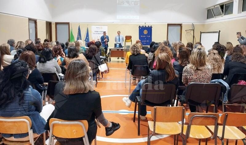 “Rotary a scuola”: grande successo a Locri per il progetto contro l’obesità infantile