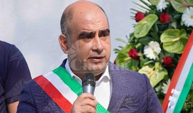 Concessioni balneari, il sindaco di Soverato scrive a Meloni e Salvini: “Si faccia chiarezza o sarà il caos”