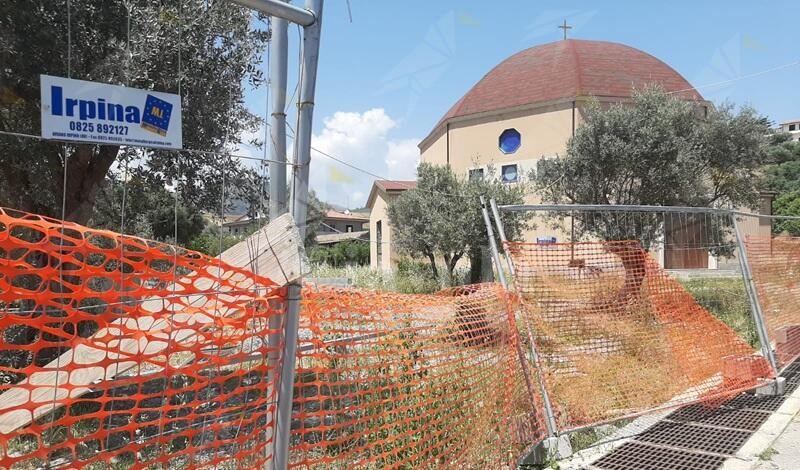 L’opposizione incalza il Comune di Gerace: “Da sette mesi lavori fermi davanti alla Chiesa di San Giuseppe, si intervenga”