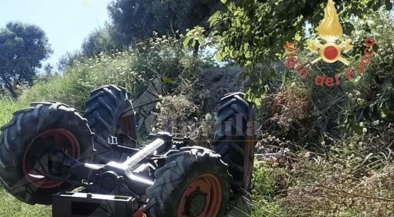 Tragedia a Catanzaro, agricoltore muore schiacciato dal trattore