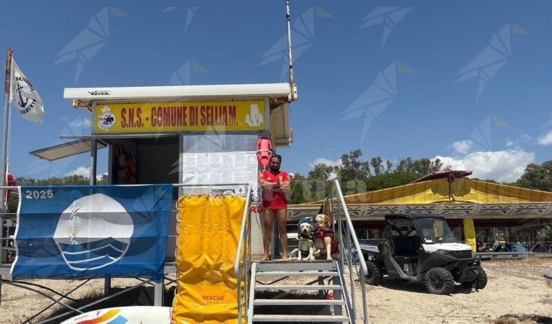 L’Unità Cinofila di Salvataggio Nautico salva dei ragazzi in difficoltà al largo di Sellia Marina