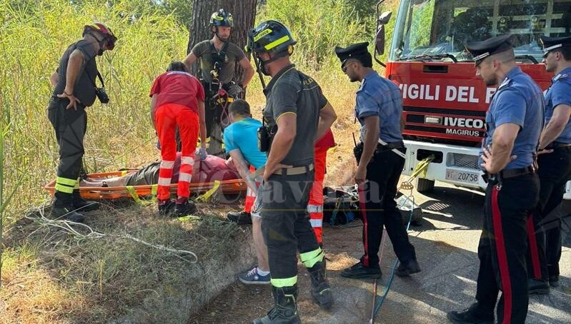 Cade in un dirupo a Ricadi, salvato dai vigili del fuoco