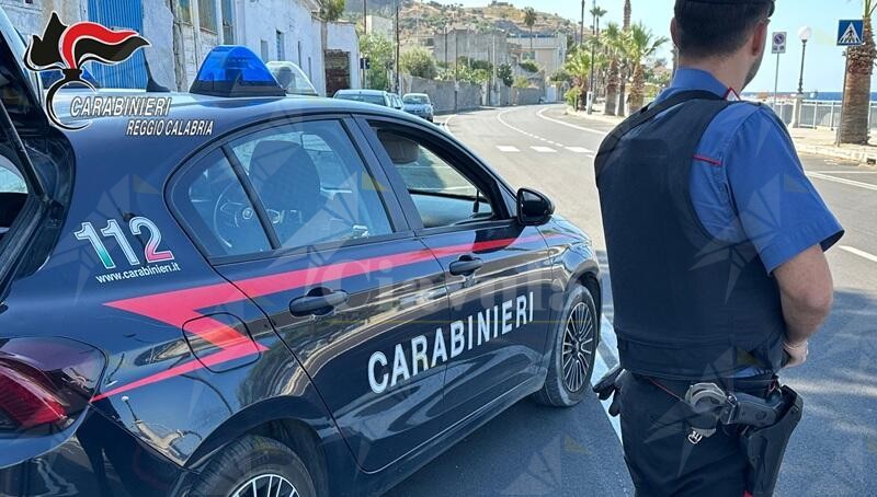 Rapinavano uffici postali ed esercizi commerciali nella Locride e nella Piana di Gioia Tauro, arrestati