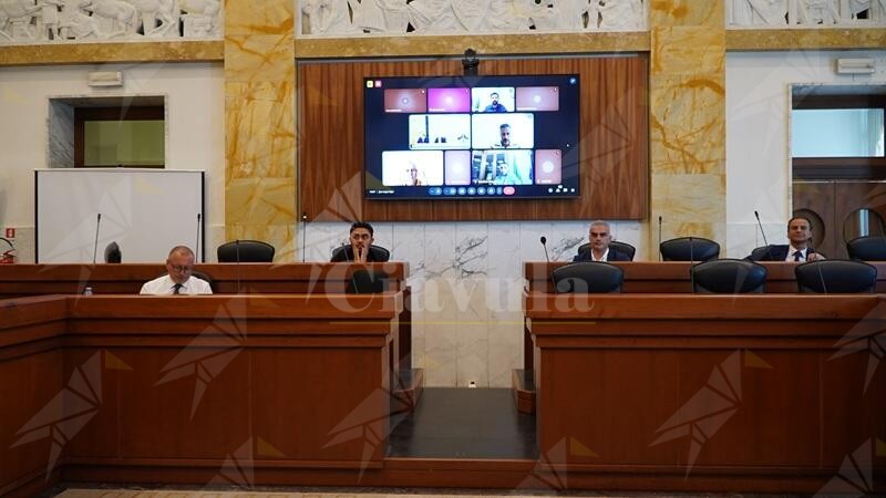 La Città Metropolitana regge l’urto dei tagli: bilancio sano e investimenti garantiti