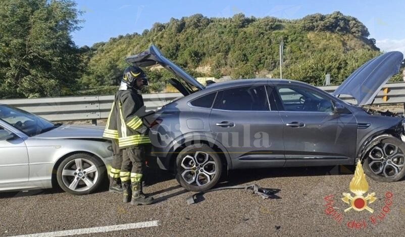 Incidente sulla SS280 dei Due Mari: coinvolti quattro mezzi