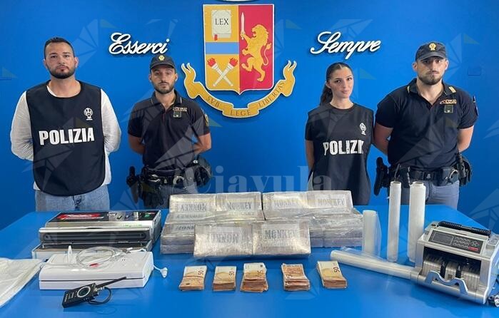 30 kg di cocaina nascosti in una statua. In manette un uomo di Gioia Tauro