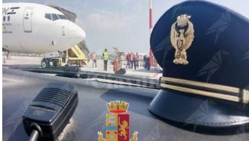 Tenta di imbarcarsi su un volo per Toronto con un passaporto falso, arrestato a Lamezia
