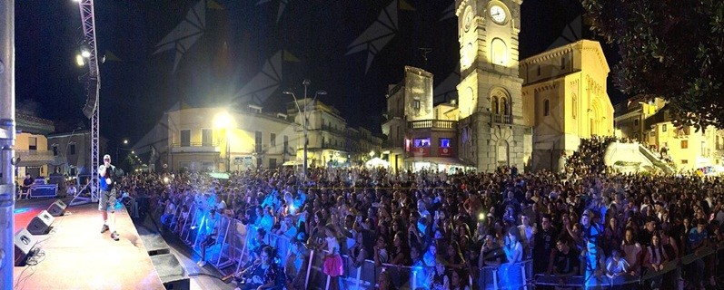 Cinquefrondi brilla nell’agosto 2025 con un cartellone straordinario e altissima partecipazione