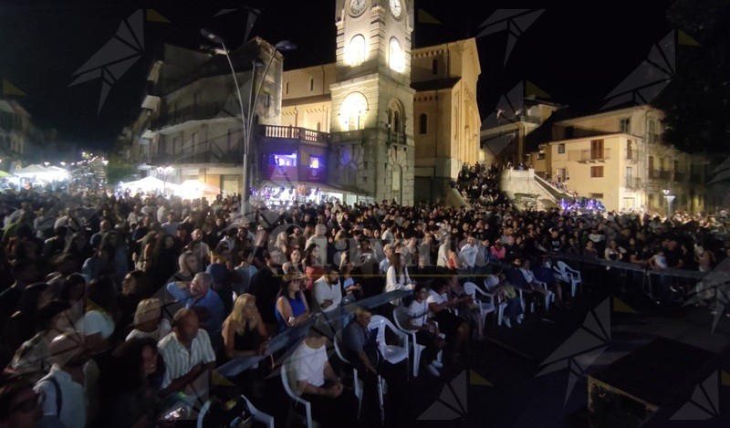 Ultima serata del Cinquefrondi Summer Festival 2025 con Sarah Toscano Ultima serata del Cinquefrondi Summer Festival 2025 con Sarah Toscano