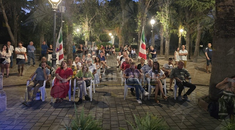 Grande successo per la festa dell’Unità di Caulonia. Palestina libera, aree interne, elezioni regionali: Pd a tutto campo Grande successo per la festa dell’Unità di Caulonia. Palestina libera, aree interne, elezioni regionali: Pd a tutto campo