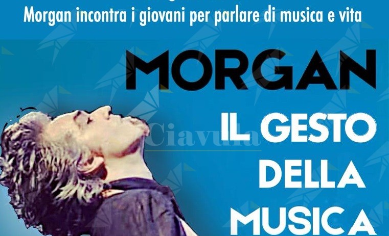 Morgan a Caulonia parla di “musica e vita”: “Che è ‘sta violenza sulle donne?”. Morgan a Caulonia parla di “musica e vita”: “Che è ‘sta violenza sulle donne?”.