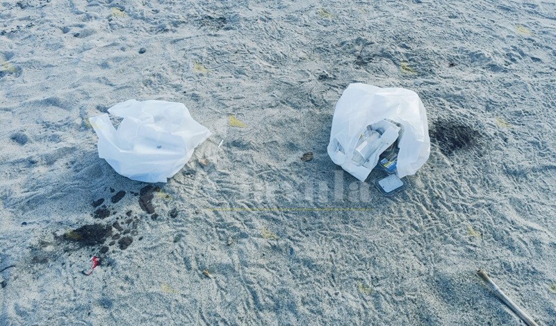 Caulonia, pescatore lascia la spiaggia nel degrado