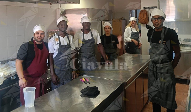 Un nuovo passo per l’integrazione e la valorizzazione del territorio: a Camini nasce il laboratorio per la produzione di marmellate biologiche