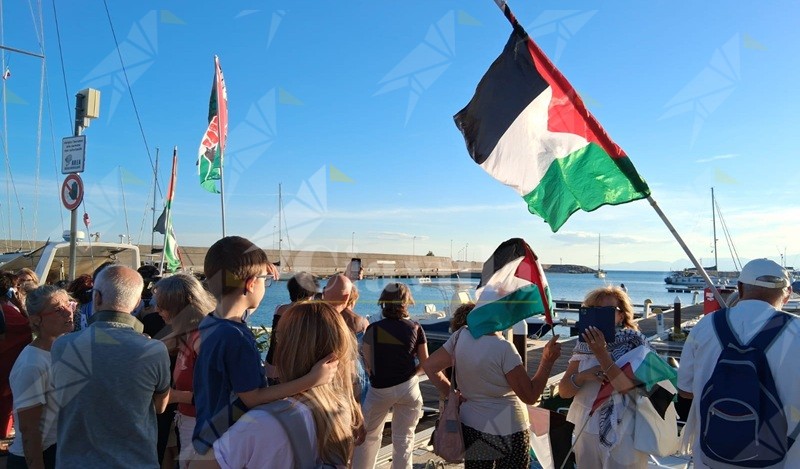 Roccella Jonica, pronta a salpare la Brucaliffo: aiuti e medicinali in viaggio verso Gaza Roccella Jonica, pronta a salpare la Brucaliffo: aiuti e medicinali in viaggio verso Gaza