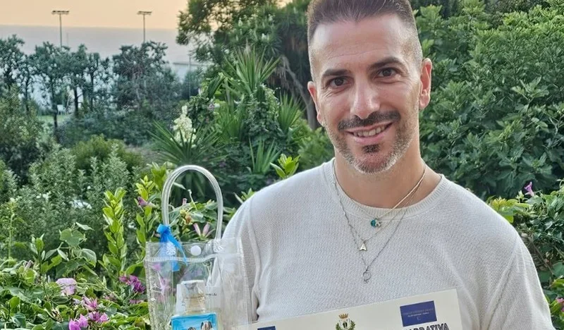 Cinquefrondi celebra il successo dello scrittore Domenico Napoli al concorso “Liriche e Storie da Capri” Cinquefrondi celebra il successo dello scrittore Domenico Napoli al concorso “Liriche e Storie da Capri”