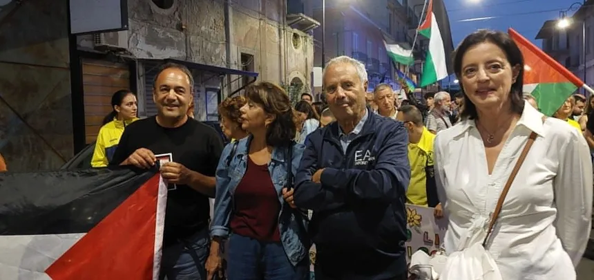 Ammendolia: “Ieri a Locri hanno manifestato i partigiani della Costituzione”