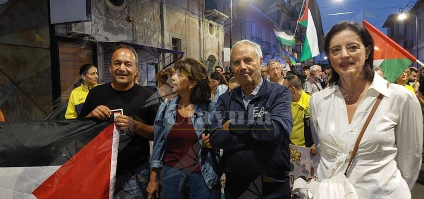 Ammendolia: “Ieri a Locri hanno manifestato i partigiani della Costituzione”