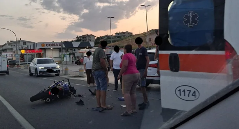 Scontro auto moto sulla ss 106 a Riace Marina