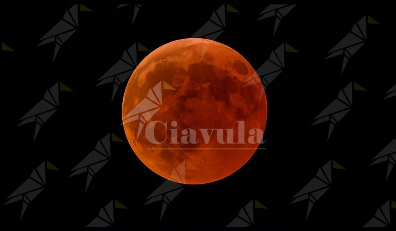La Luna si tinge di rosso: gli orari per ammirare l’eclissi in Calabria