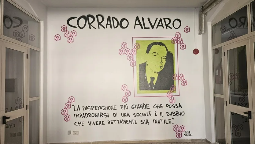 Il Sindaco e la Giunta di Cinquefrondi donano un murale di Corrado Alvaro alla scuola elementare