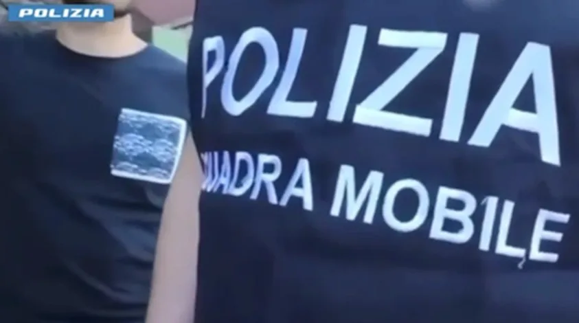 Blitz antidroga a Reggio Calabria: un arresto e tre denunce. Sequestrati 1,5 kg di droga e munizioni Blitz antidroga a Reggio Calabria: un arresto e tre denunce. Sequestrati 1,5 kg di droga e munizioni