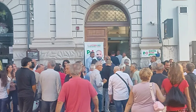 Successo all’inaugurazione della segreteria di Muraca (PD). Presenti anche il segretario regionale Irto e il segretario provinciale Panetta Successo all’inaugurazione della segreteria di Muraca (PD). Presenti anche il segretario regionale Irto e il segretario provinciale Panetta