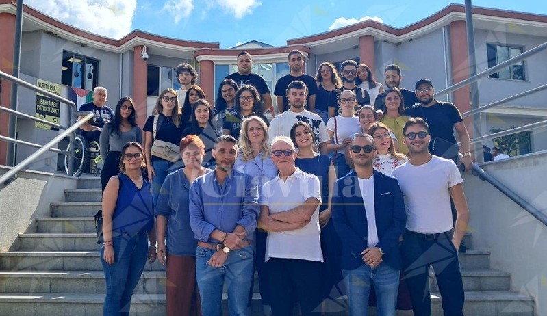 Una staffetta di valori, partecipazione e solidarietà. Concluso il servizio civile 2024, accolti i nuovi volontari a Cinquefrondi