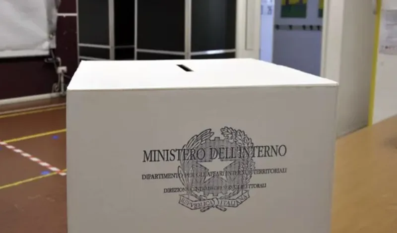 Urne aperte in Calabria per le elezioni regionali