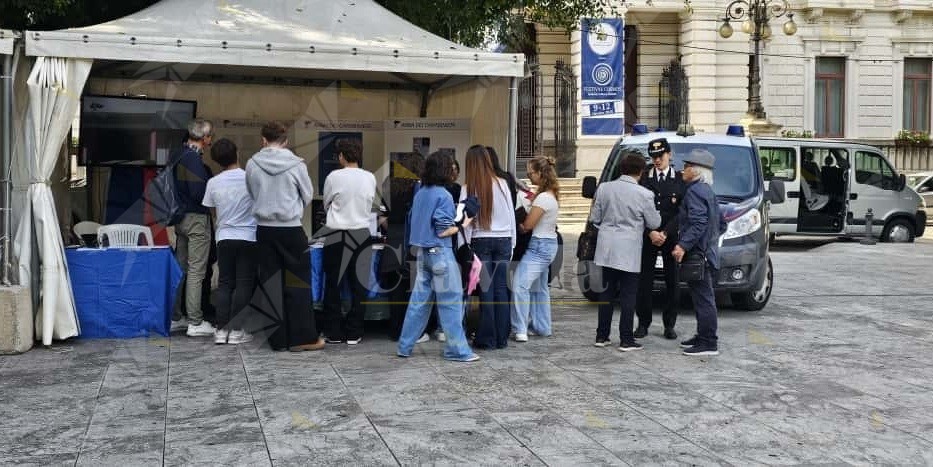 Il RIS dei carabinieri presente al “Festival Cosmos” a Reggio Calabria Il RIS dei carabinieri presente al “Festival Cosmos” a Reggio Calabria