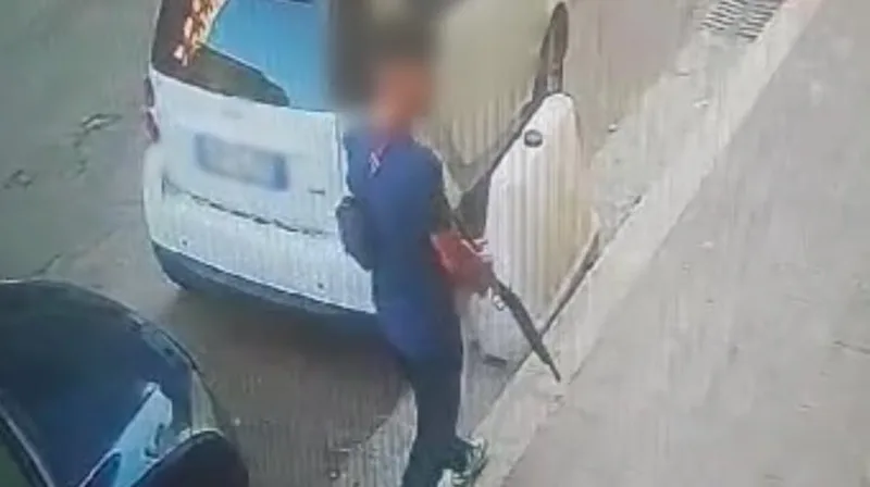 Feriscono un uomo a colpi di fucile nel centro di Reggio. Tre arresti per tentato omicidio con metodo mafioso
