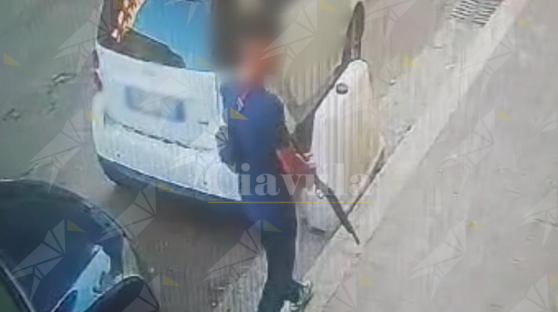 Feriscono un uomo a colpi di fucile nel centro di Reggio. Tre arresti per tentato omicidio con metodo mafioso Feriscono un uomo a colpi di fucile nel centro di Reggio. Tre arresti per tentato omicidio con metodo mafioso