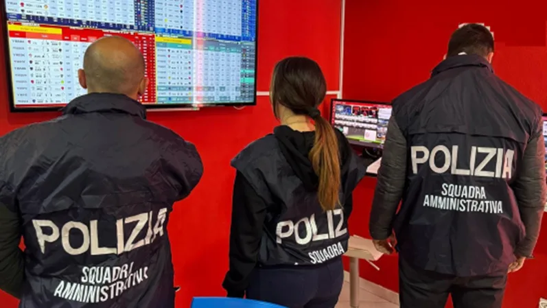Denunciato il titolare di un centro scommesse a Catanzaro per gioco illegale Denunciato il titolare di un centro scommesse a Catanzaro per gioco illegale